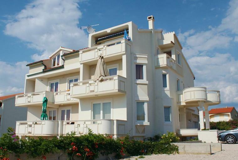 Apartments Mirage Новалья Экстерьер фото